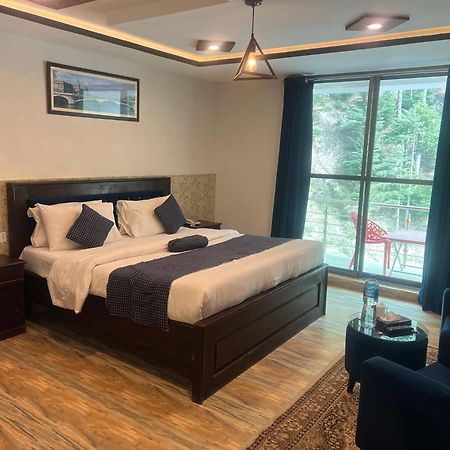 Hotel Birmingham Palace Kalam By Khan Familia Екстериор снимка