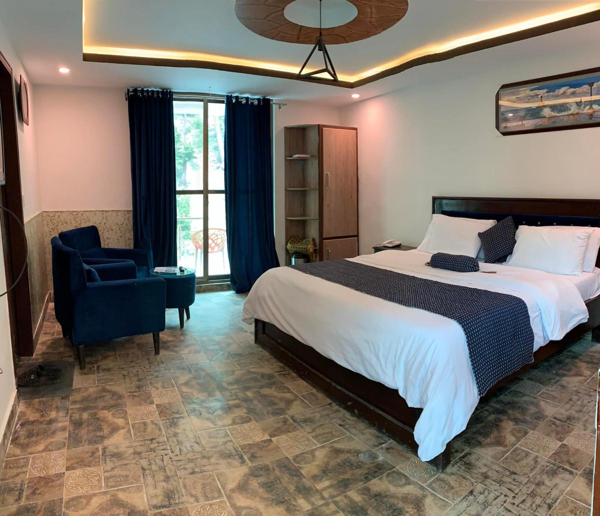 Hotel Birmingham Palace Kalam By Khan Familia Екстериор снимка