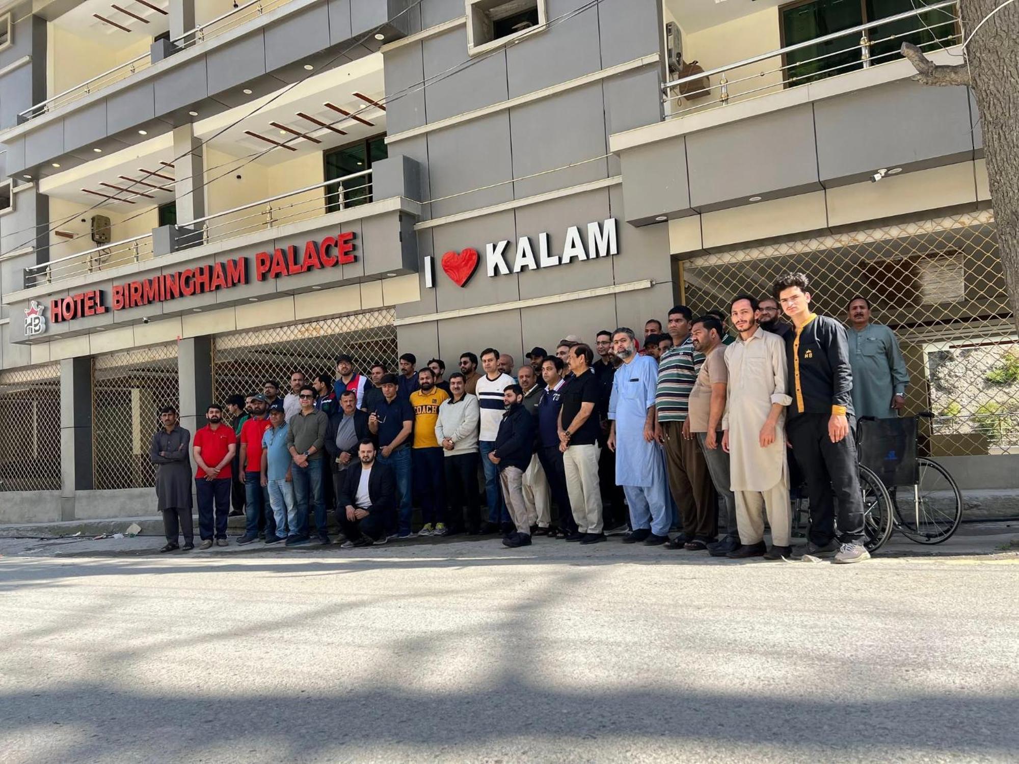 Hotel Birmingham Palace Kalam By Khan Familia Екстериор снимка