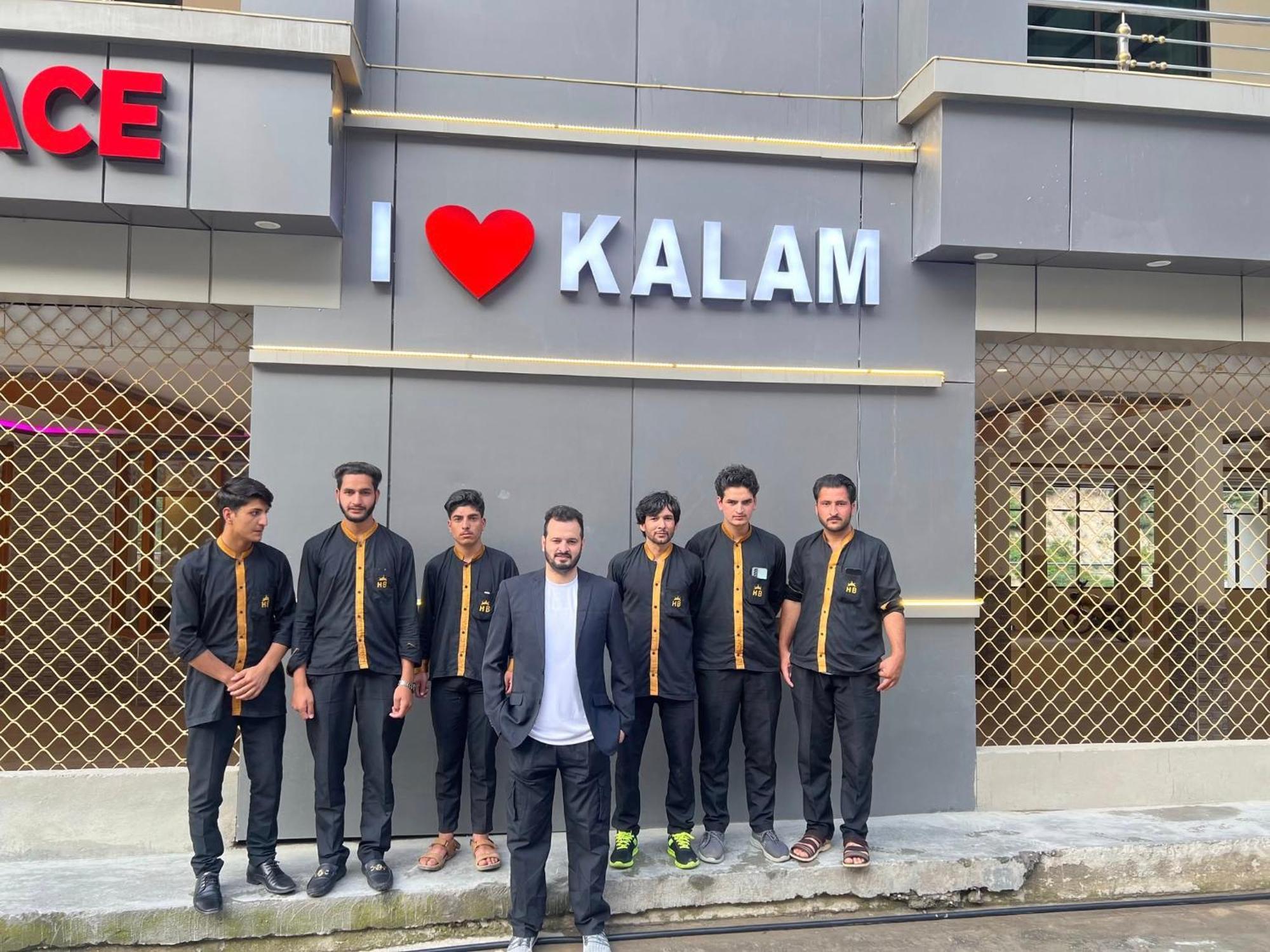 Hotel Birmingham Palace Kalam By Khan Familia Екстериор снимка