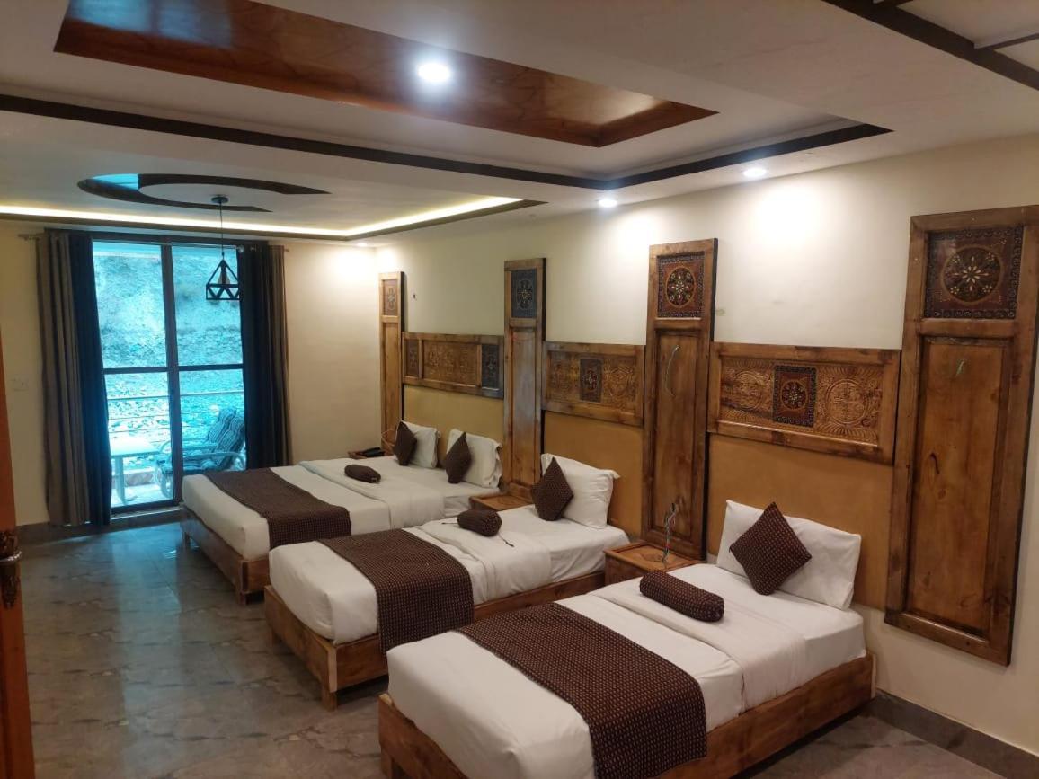 Hotel Birmingham Palace Kalam By Khan Familia Екстериор снимка