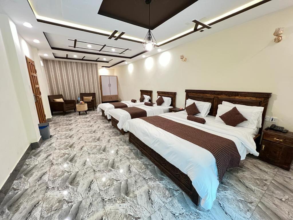 Hotel Birmingham Palace Kalam By Khan Familia Екстериор снимка
